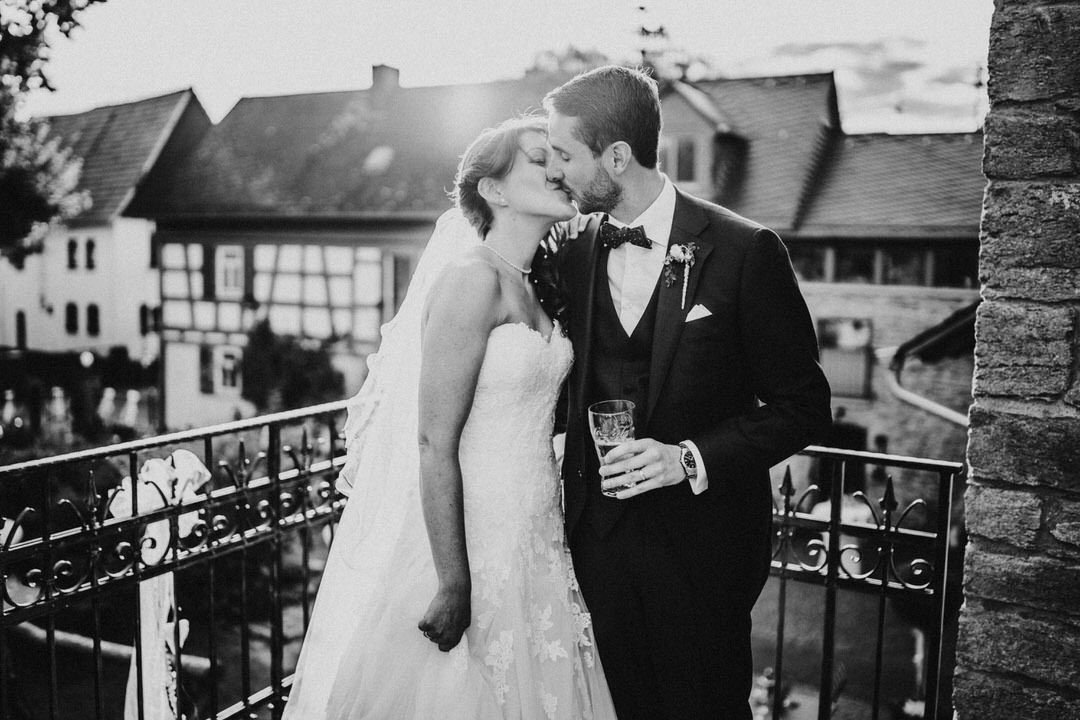 Besondere Hochzeit 2019 in der historischen Landhausstil-Location: Bauernhaus Hof Tilia, eine hessische vintage Hofhochzeit nahe Mainz und Wiesbaden