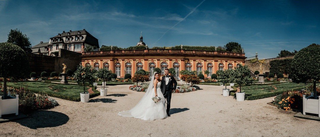 Zum Hochzeitsshooting in der unteren Oranterie des Schlossgartens Weilburg